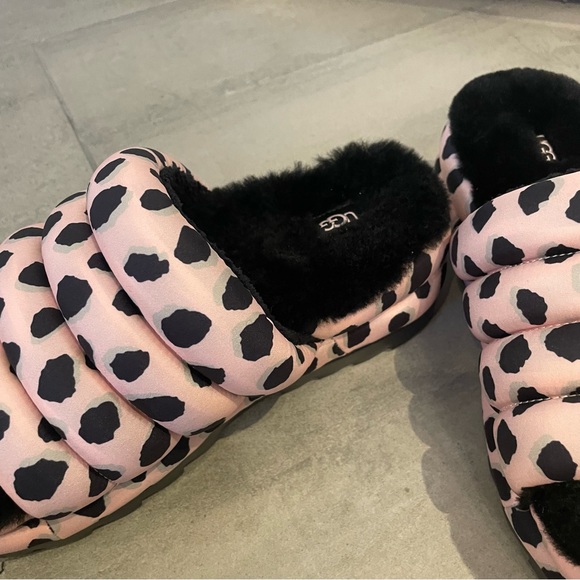 UGG Pink Scallop Maxi Slide Cheetah Print Platform Slides 9 NEW - Picture 6 of 8